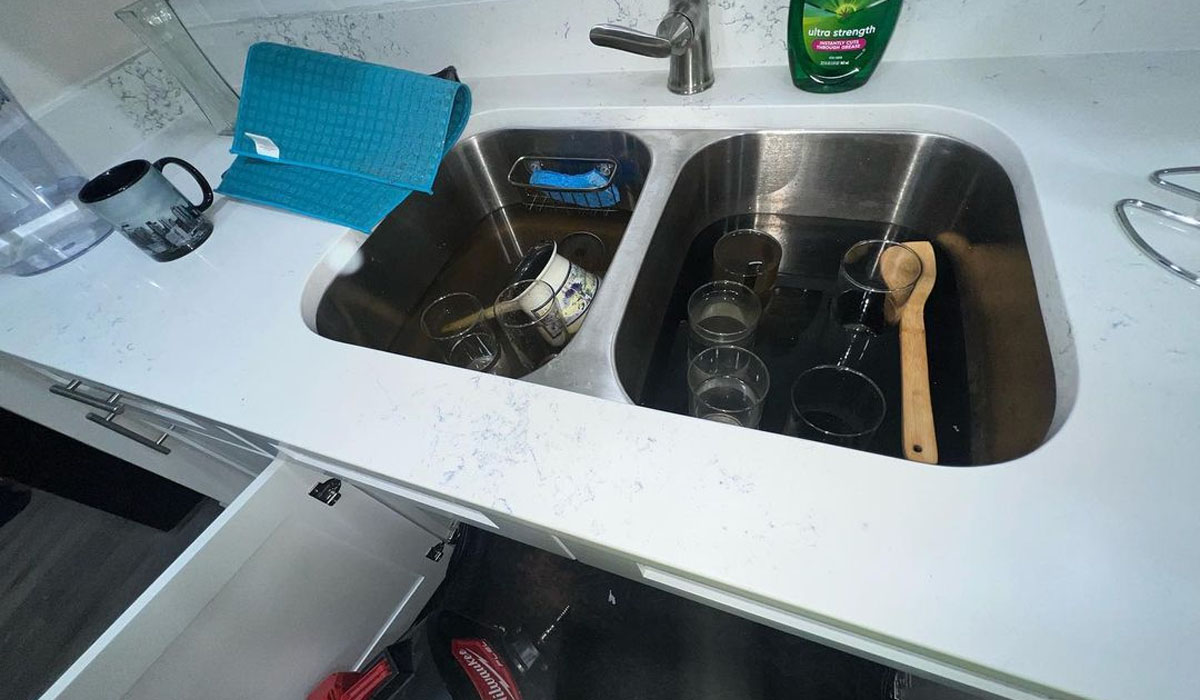 plumbing emergencies, clogged sink drain | Kitchen sink jetting