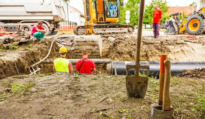 Sewer repair expert efficiently installs new pipeline, ensuring long-term functionality.